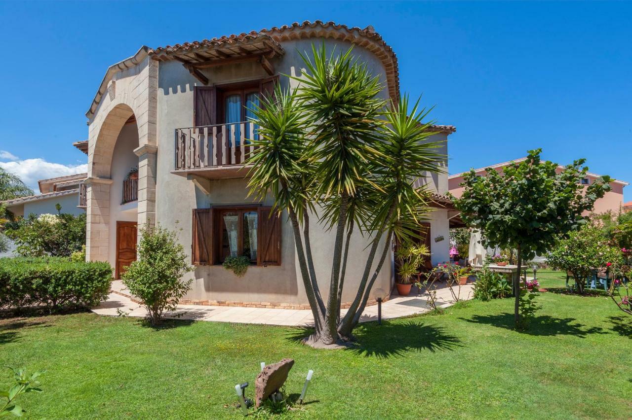 Le Quattro Mura Bed and Breakfast Pula Zewnętrze zdjęcie