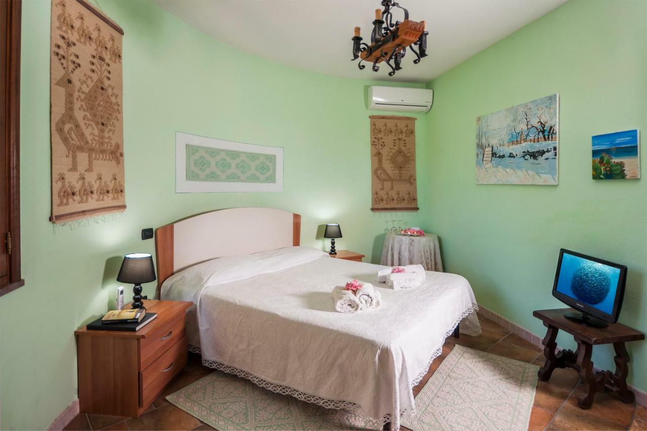 Le Quattro Mura Bed and Breakfast Pula Zewnętrze zdjęcie